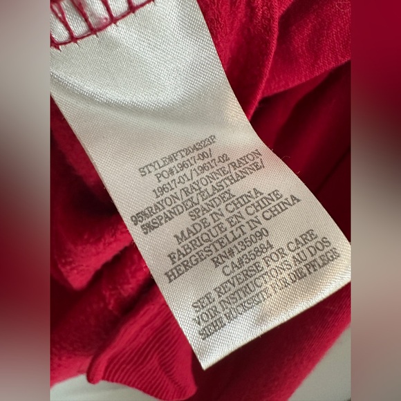 Peleton Lightweight Thin Sweatshirt Raspberry Side Split Logo Spellout Sz SM Top - Picture 6 of 9